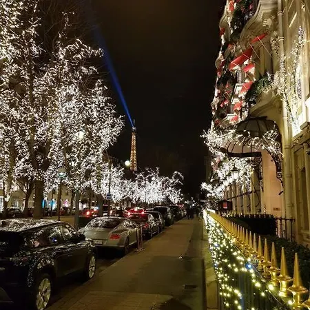 Champs-elysees *
